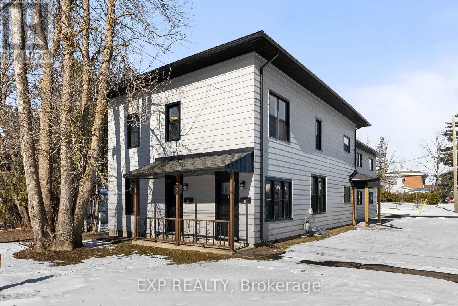 585 Perth Street Property Photo 1