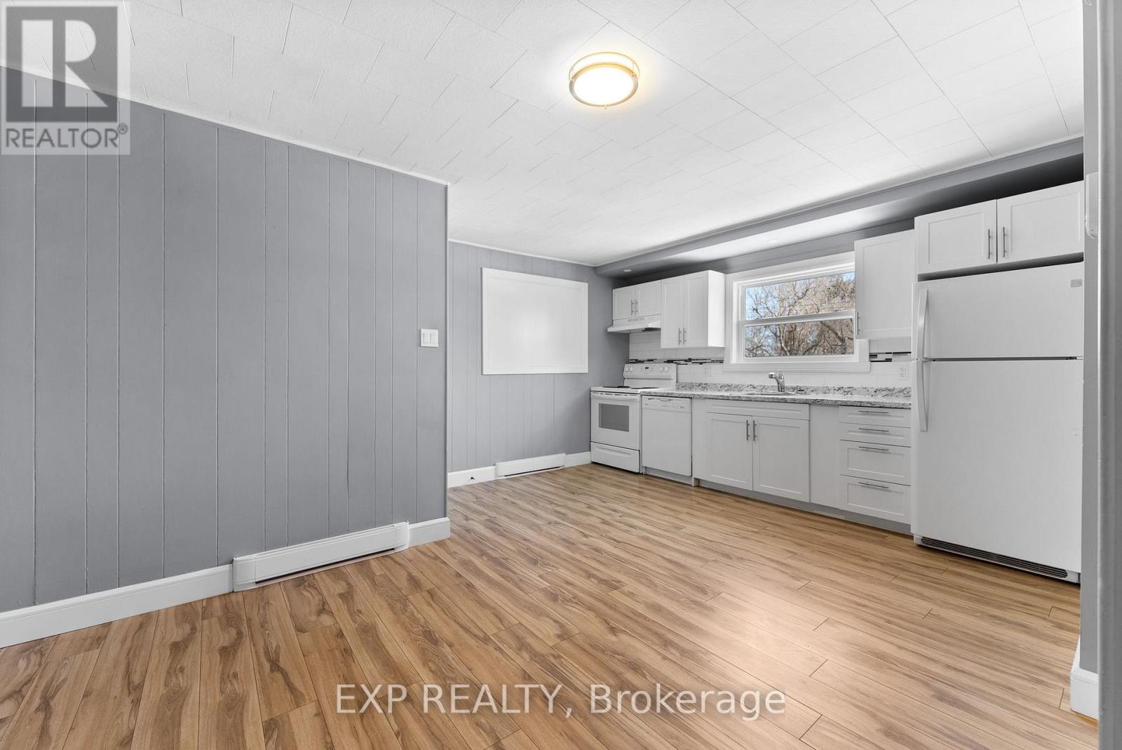 585 Perth Street Property Photo 30