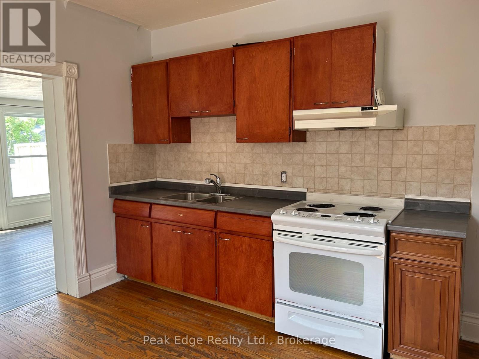 293 9th Street Property Photo 8