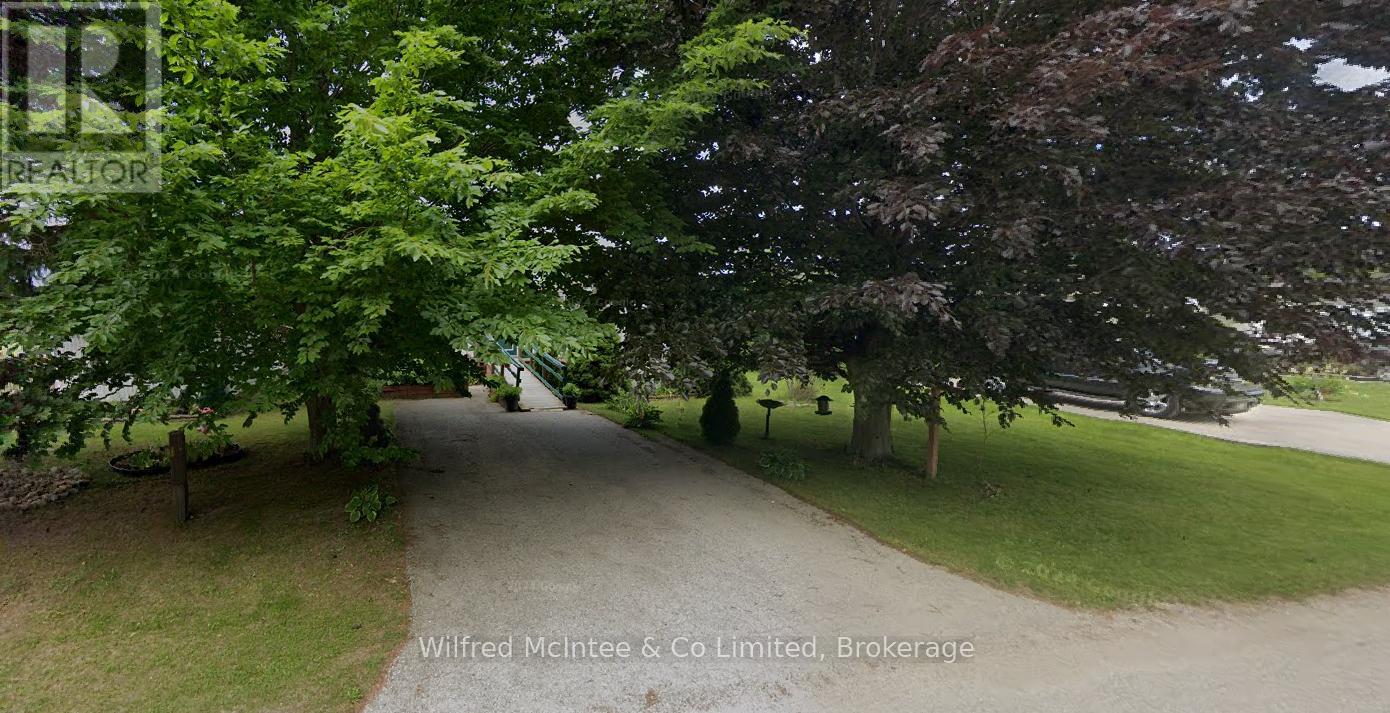 Unit 29 - 302694 Douglas Street Property Photo 4