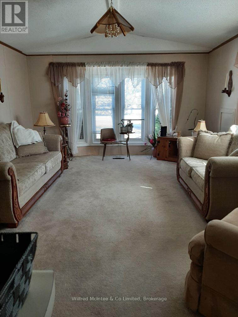 Unit 29 - 302694 Douglas Street Property Photo 9