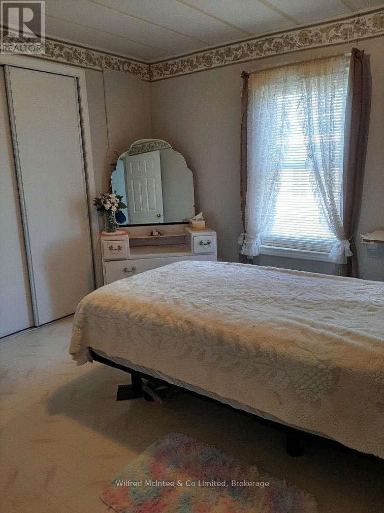 Unit 29 - 302694 Douglas Street Property Photo 18