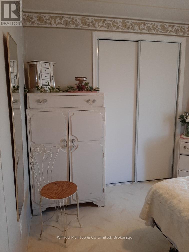 Unit 29 - 302694 Douglas Street Property Photo 19