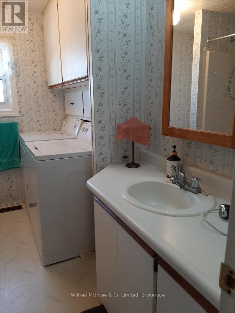 Unit 29 - 302694 Douglas Street Property Photo 20