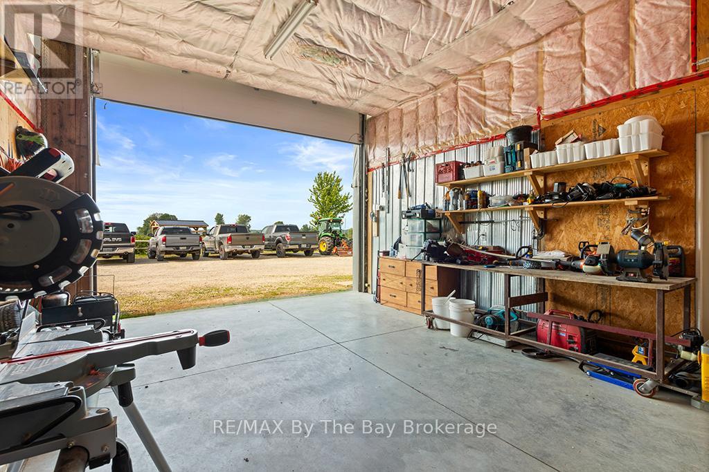 828482 Mulmur Nottawasaga Townline Property Photo 11