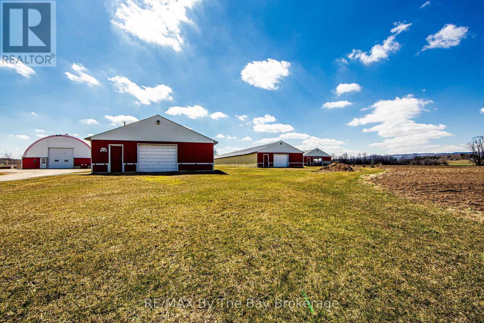 828482 Mulmur Nottawasaga Townline Property Photo 17