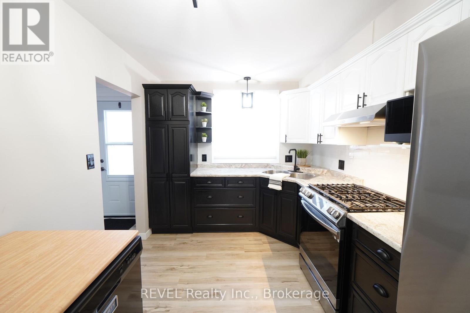 74 - 6453 Colborne Street Property Photo 6