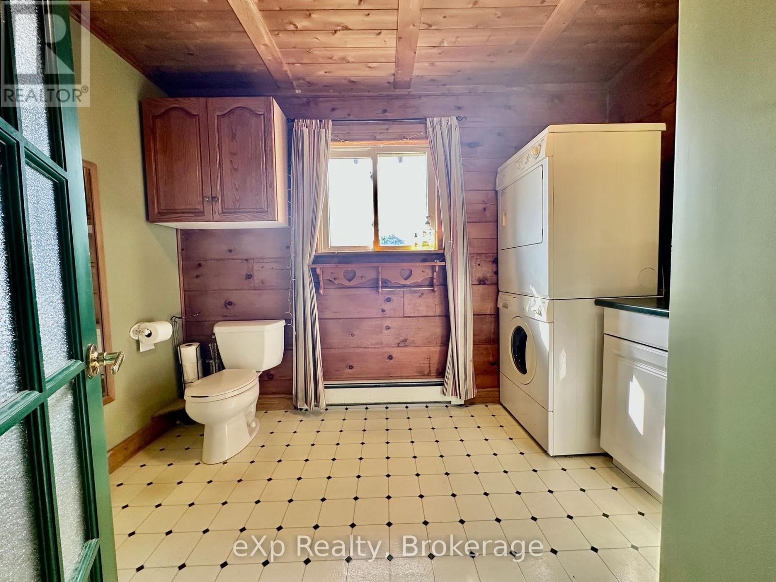 344022 North Line Property Photo 17