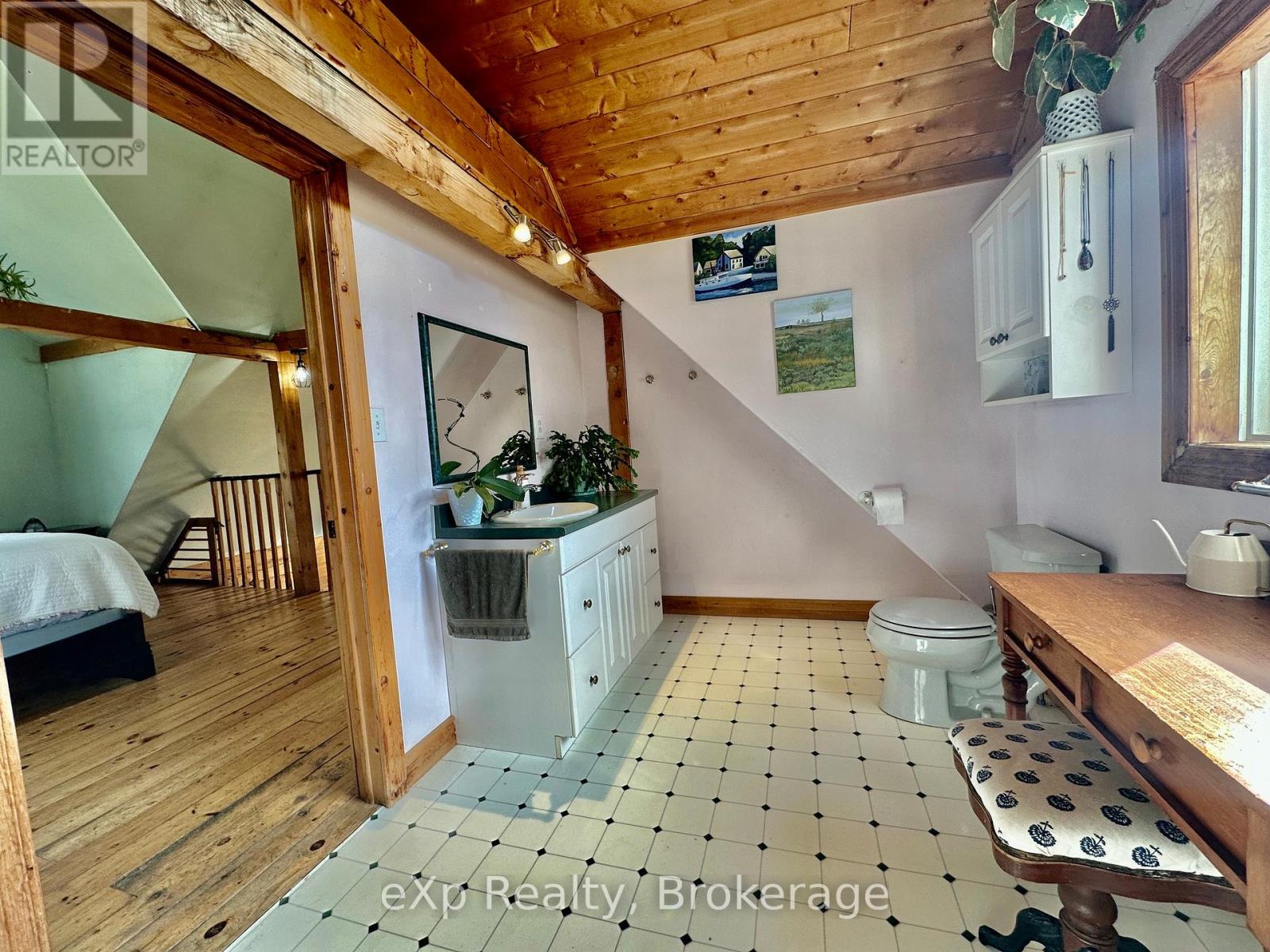 344022 North Line Property Photo 21