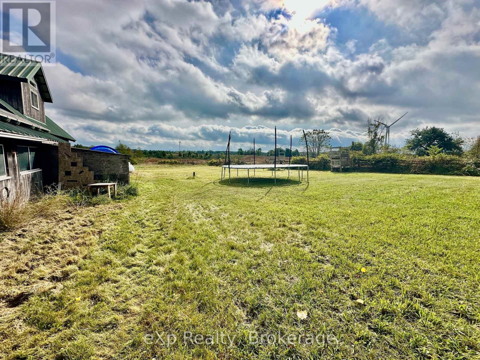 344022 North Line Property Photo 24