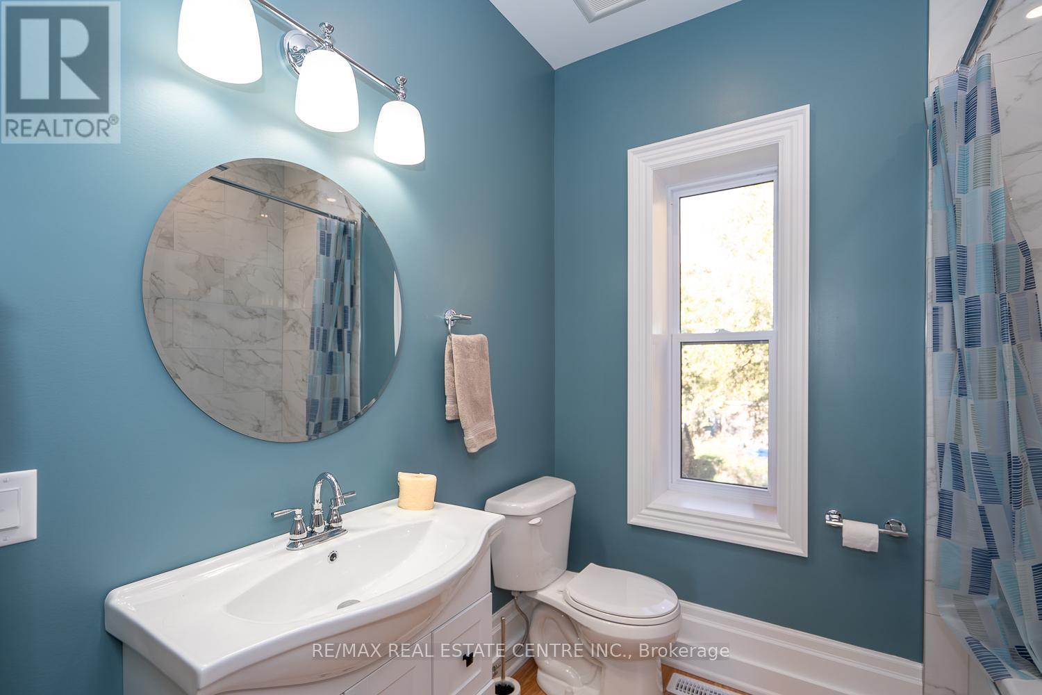 154 Main Street W Property Photo 19