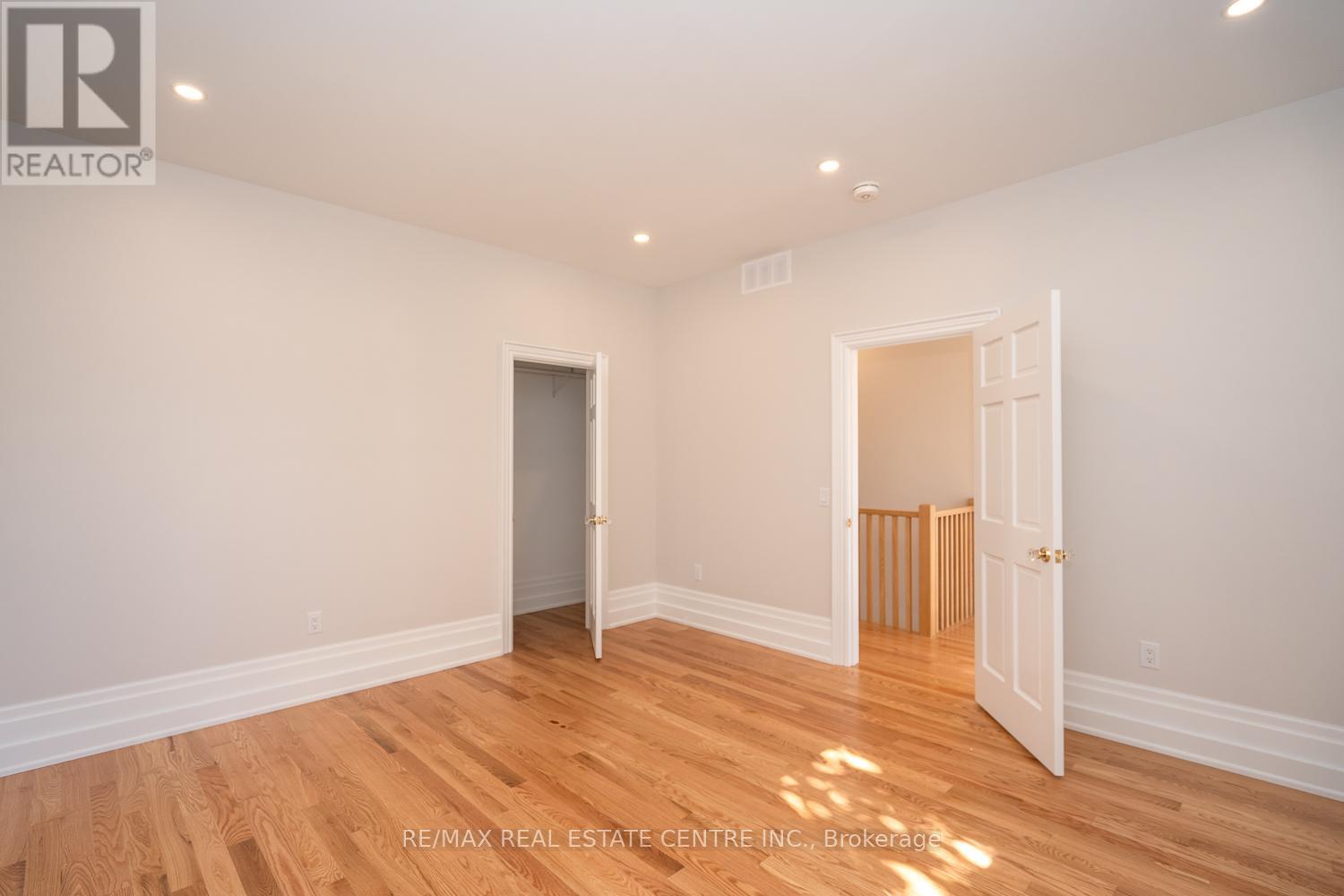 154 Main Street W Property Photo 29