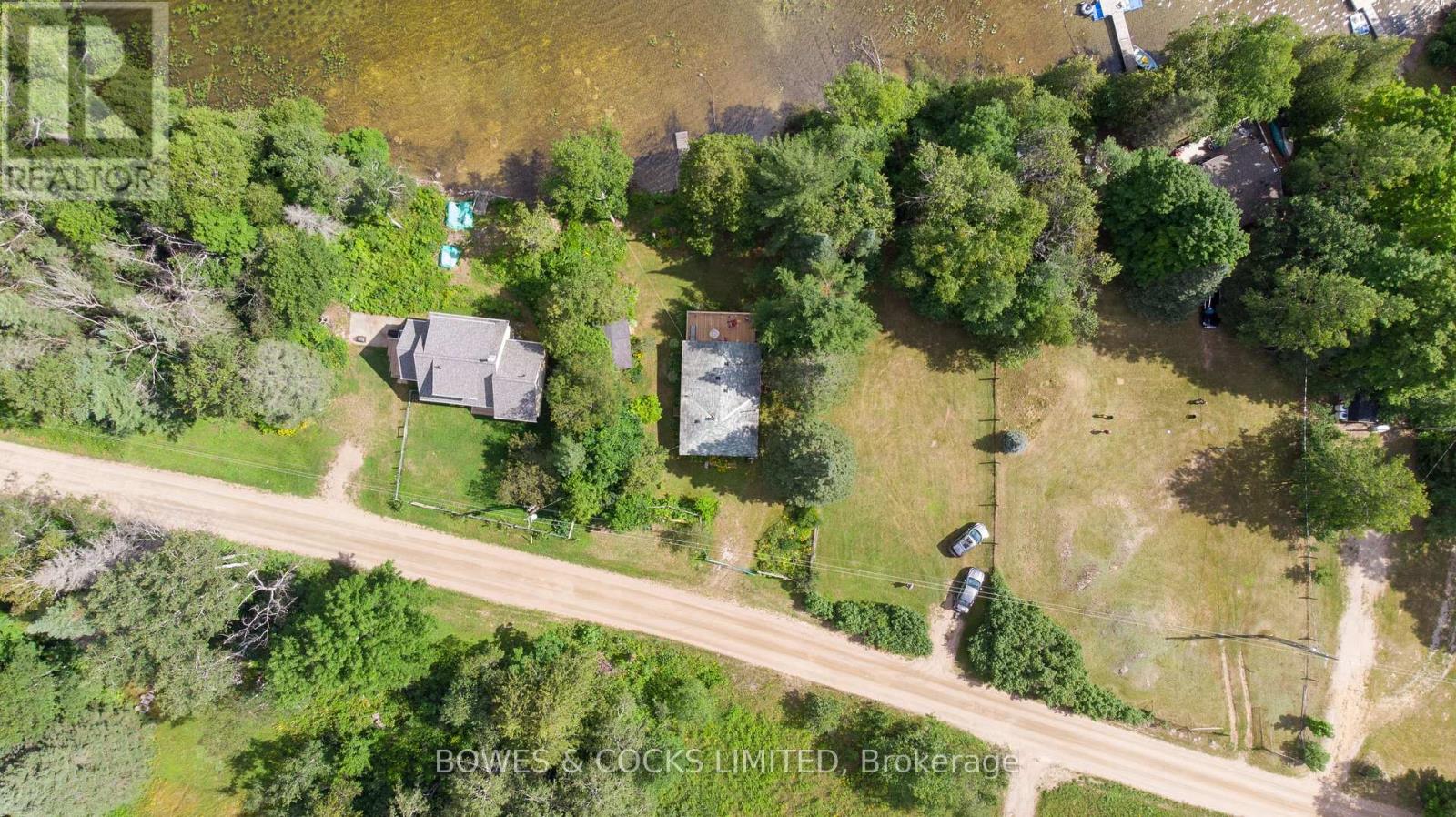 197 King Road W Property Photo 3