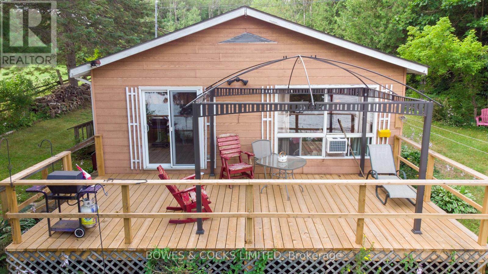 197 King Road W Property Photo 17