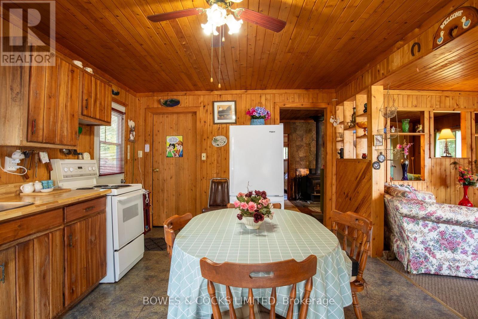 197 King Road W Property Photo 38