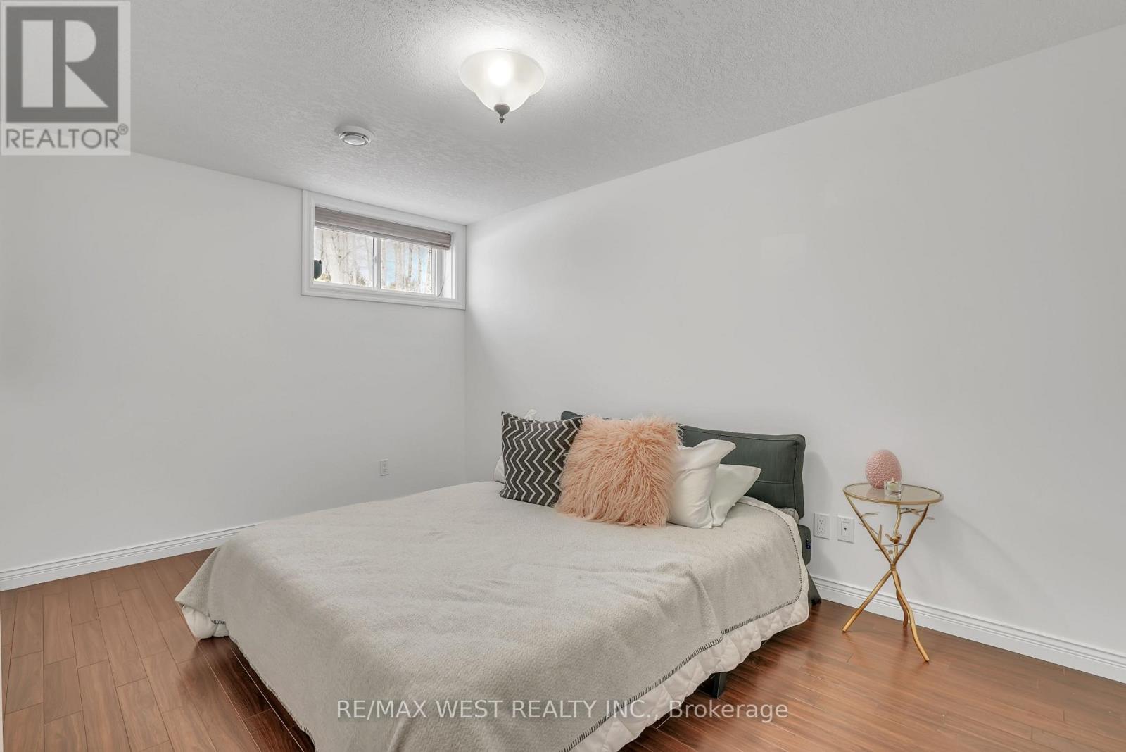 414498 Baseline Road Property Photo 9