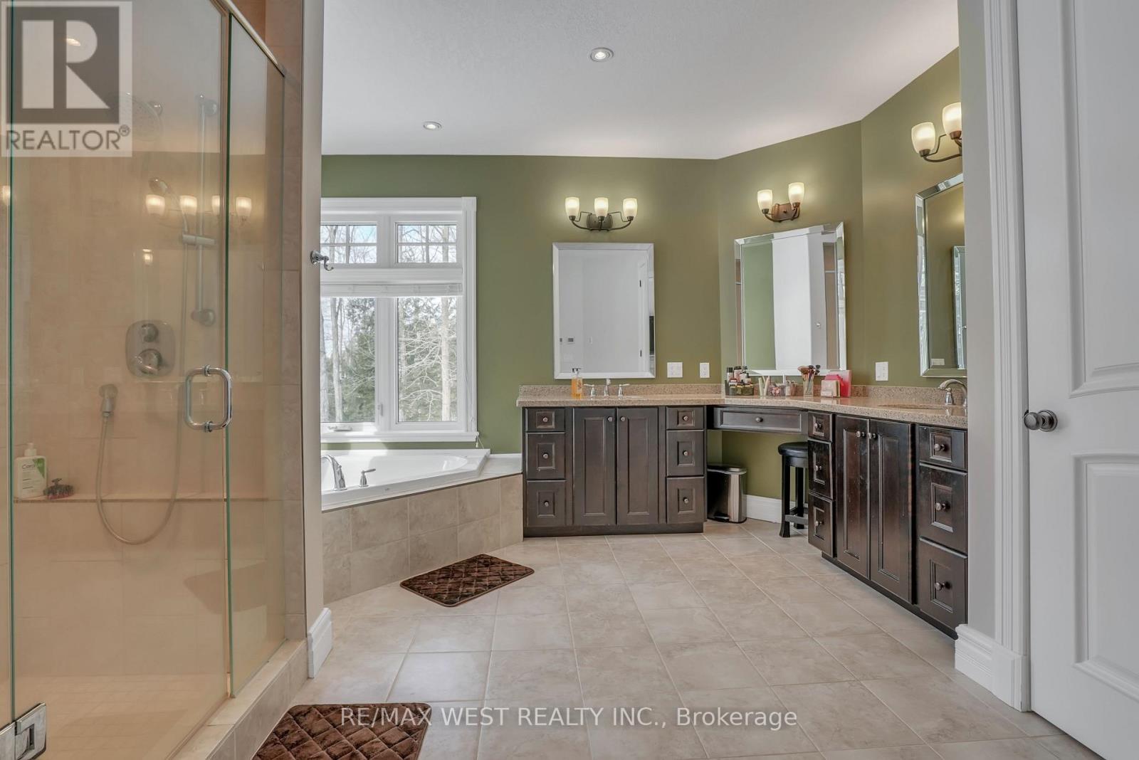 414498 Baseline Road Property Photo 12