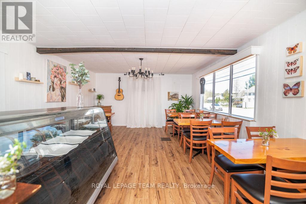 39280 Combermere Road Property Photo 4