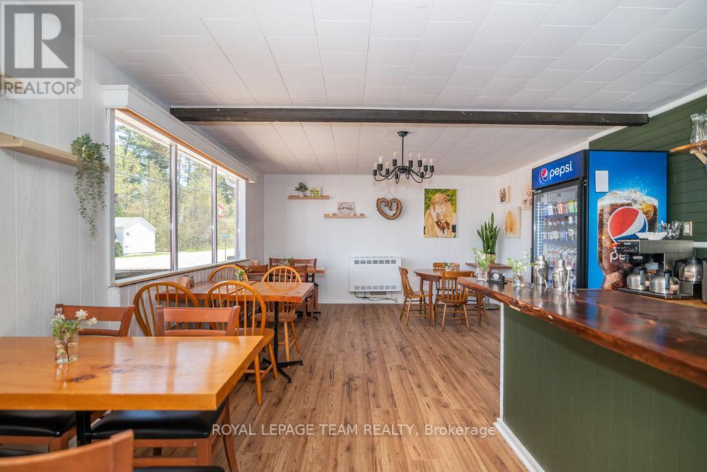 39280 Combermere Road Property Photo 8