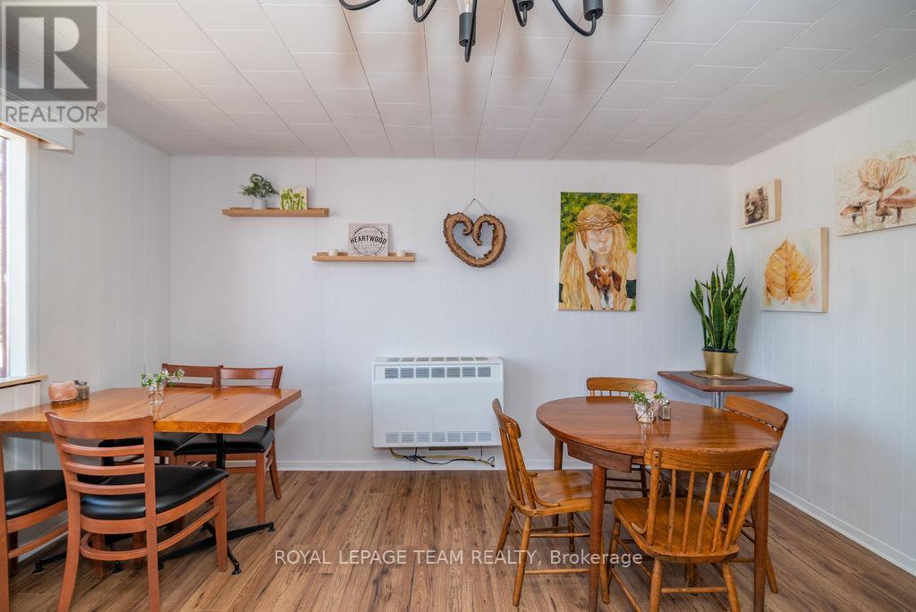 39280 Combermere Road Property Photo 11