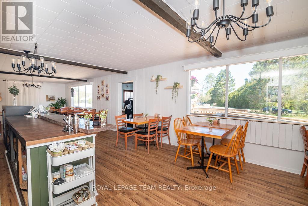 39280 Combermere Road Property Photo 12