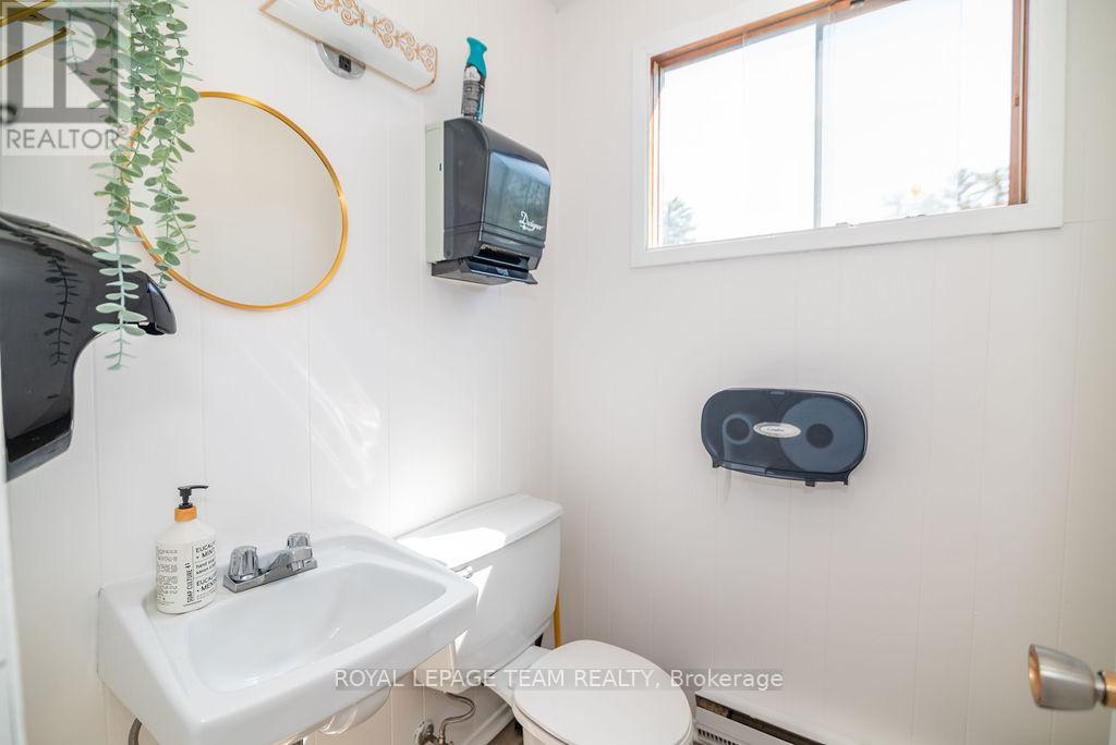 39280 Combermere Road Property Photo 15