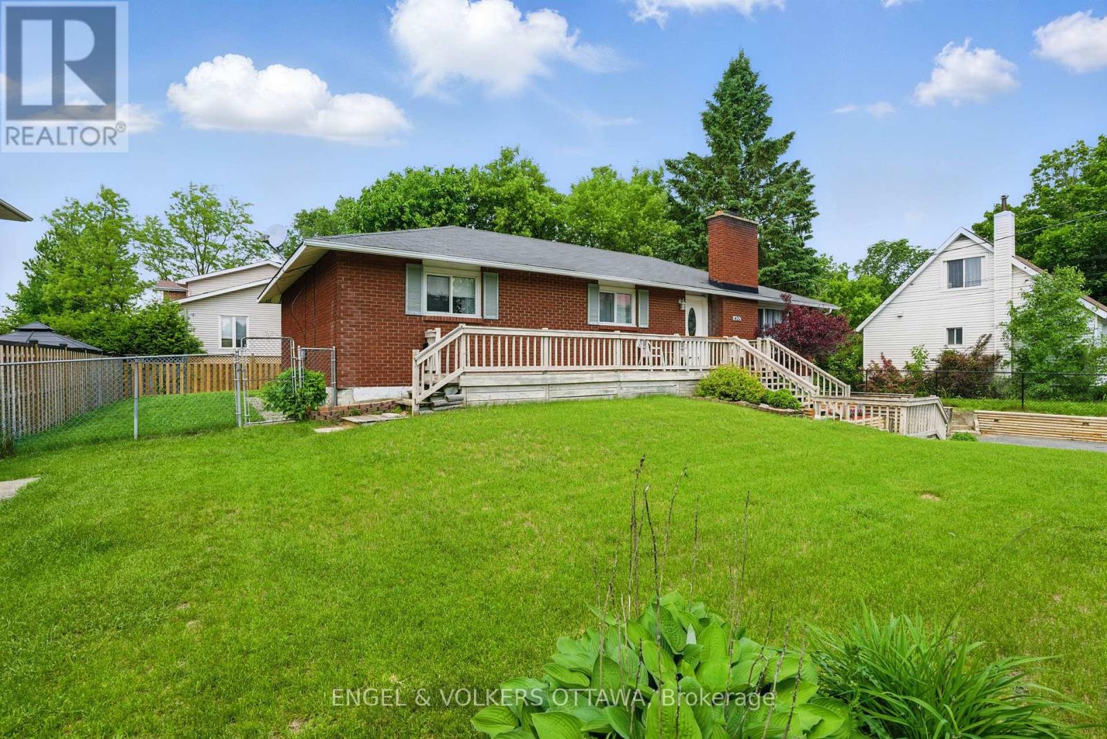 1427 Rosebella Avenue Property Photo 3