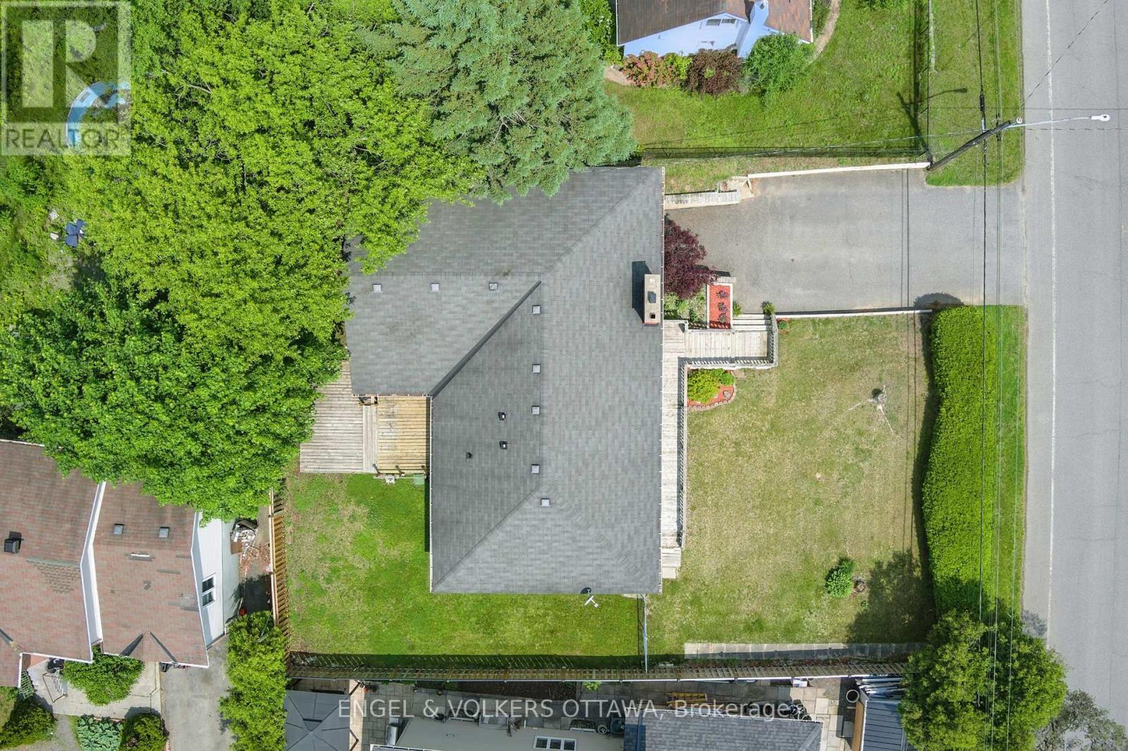 1427 Rosebella Avenue Property Photo 4