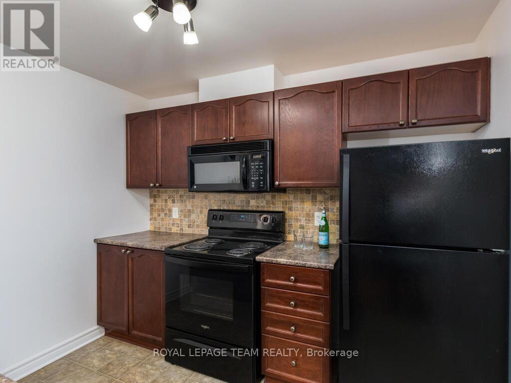 B - 1113 Stittsville Main Street Property Photo 13