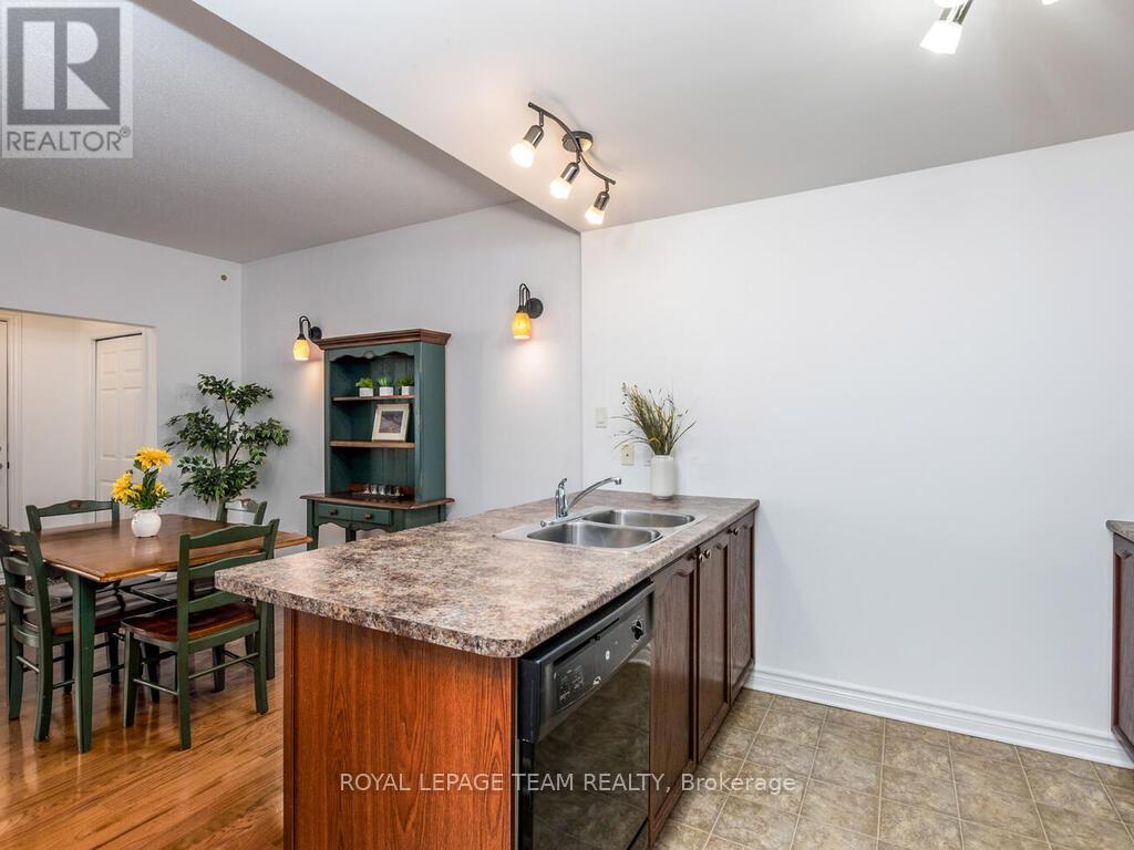 B - 1113 Stittsville Main Street Property Photo 15