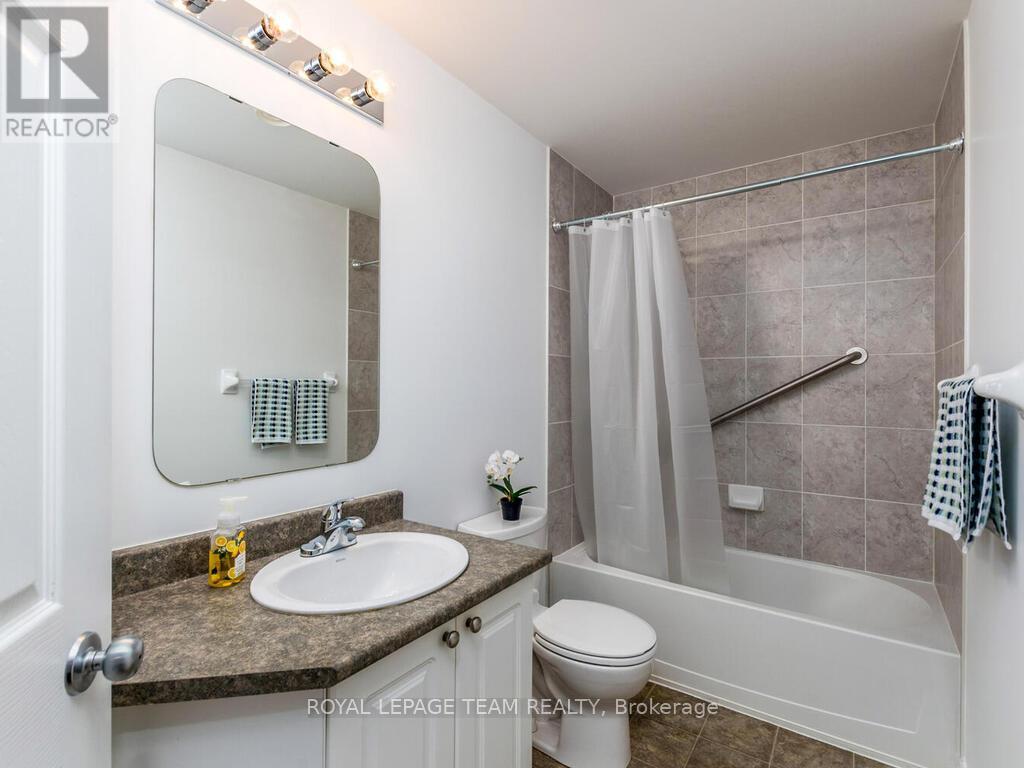 B - 1113 Stittsville Main Street Property Photo 20