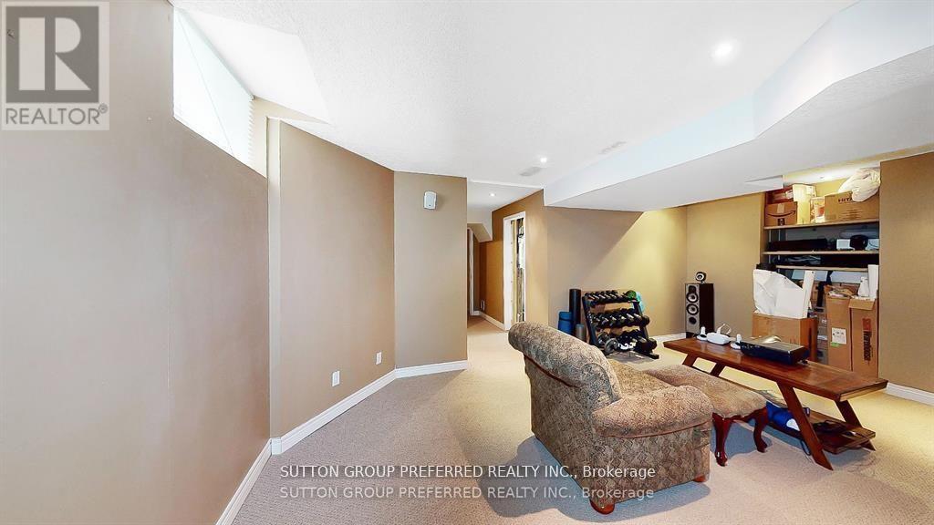 140 Rossmore Court Property Photo 12