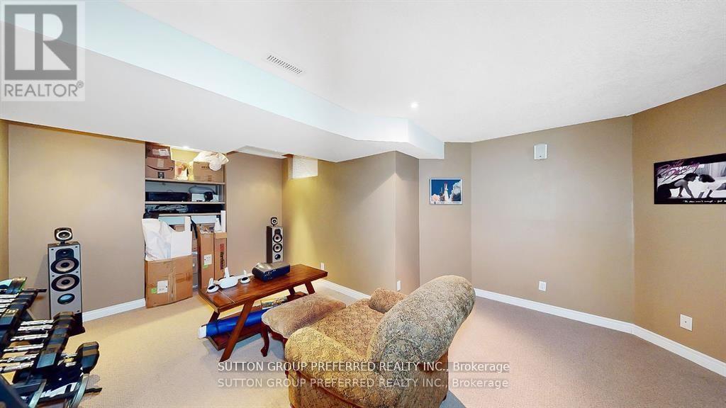 140 Rossmore Court Property Photo 13