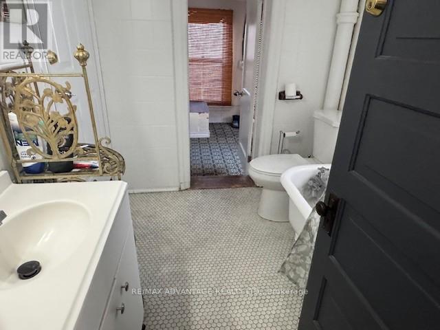 191 Wharncliffe Road S Property Photo 14