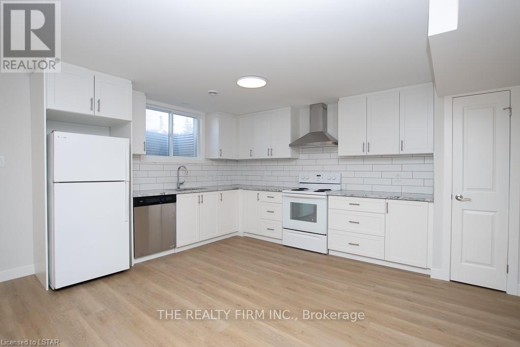 #b - 236 Elizabeth Street Property Photo 8