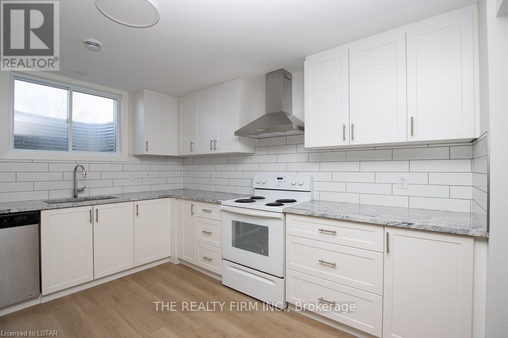 #b - 236 Elizabeth Street Property Photo 9