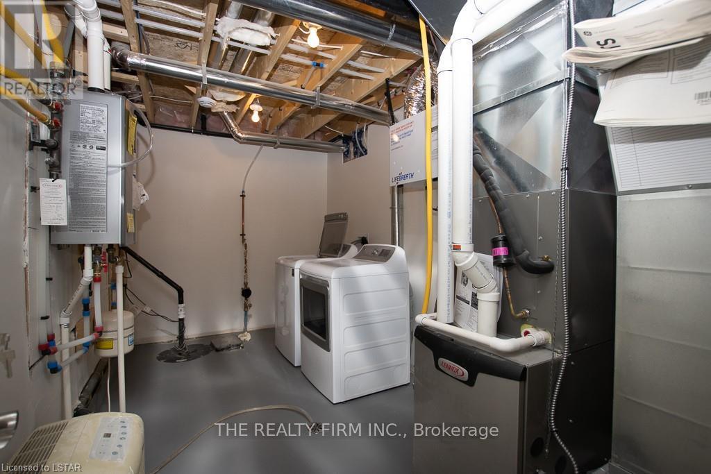 #b - 236 Elizabeth Street Property Photo 16