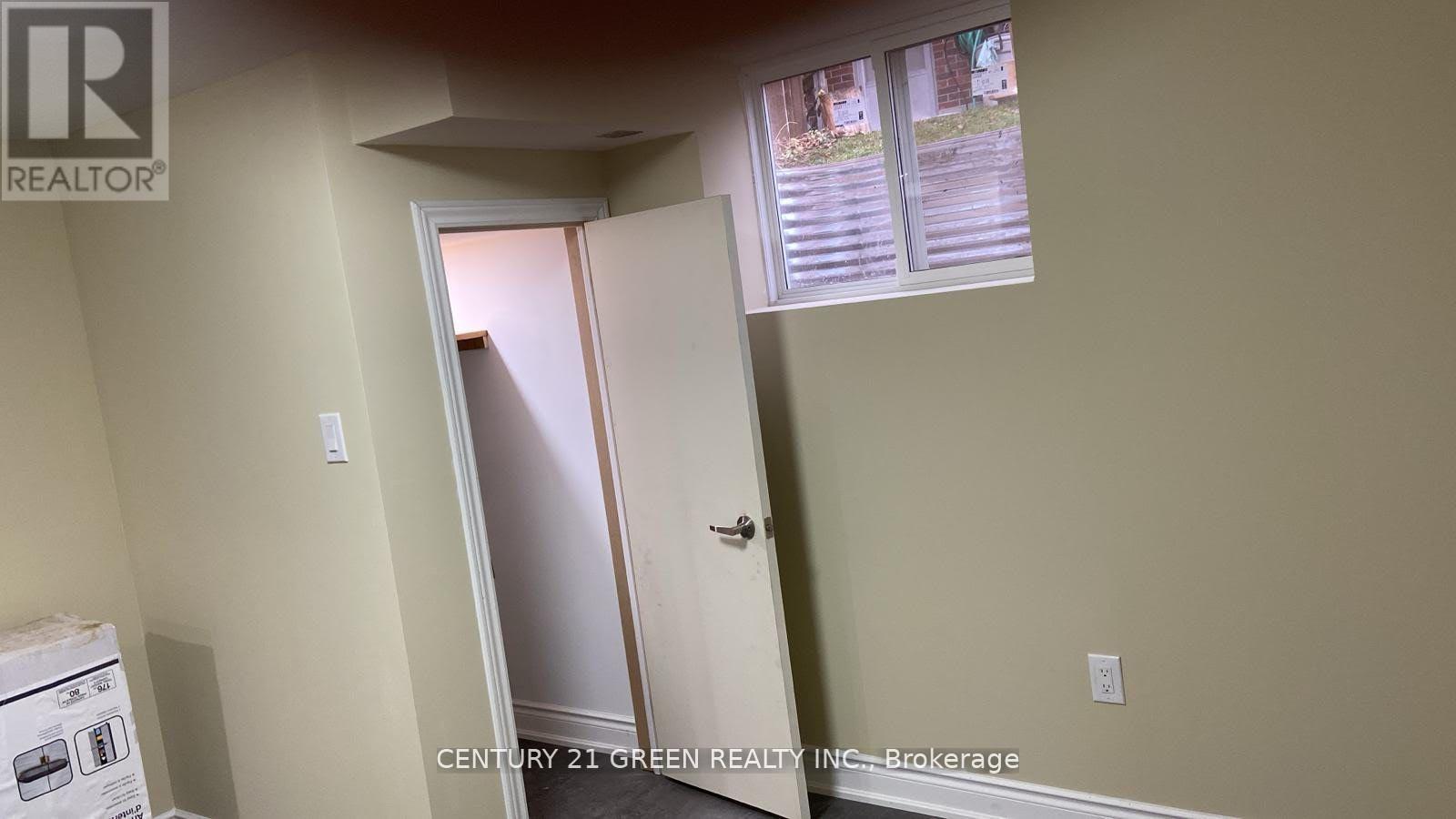 Lower - 25 Thornridge Crescent Property Photo 1