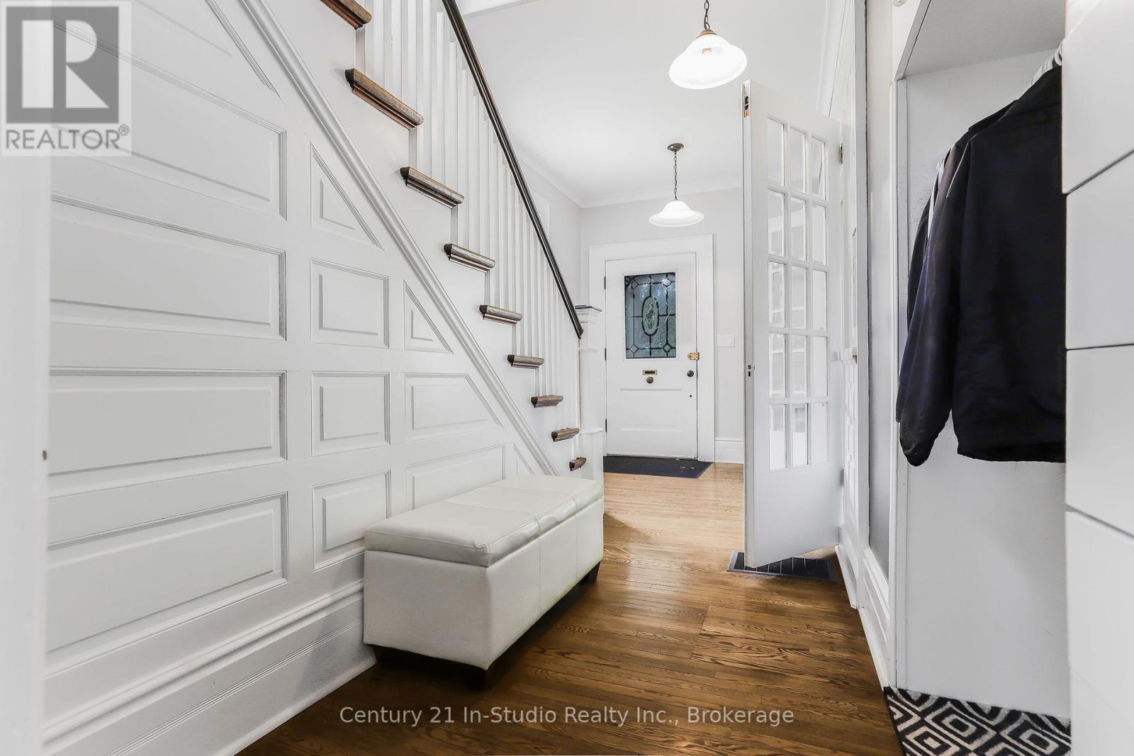 446 9th Street E Property Photo 11
