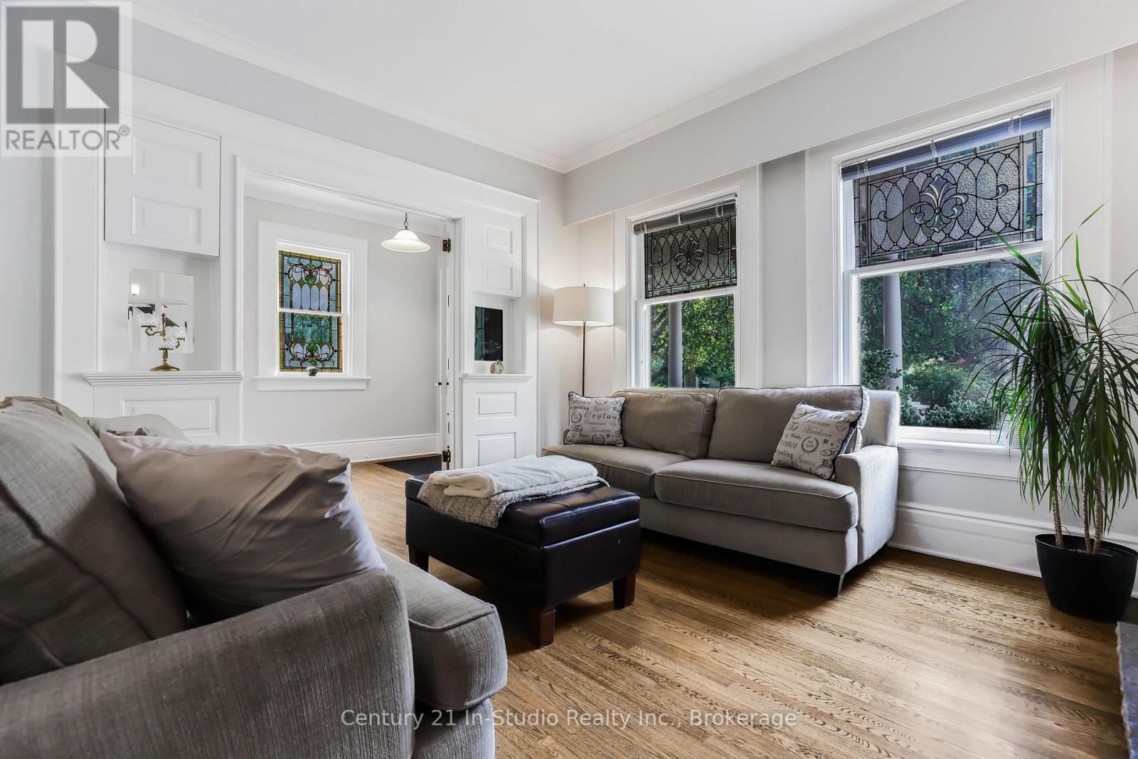 446 9th Street E Property Photo 15