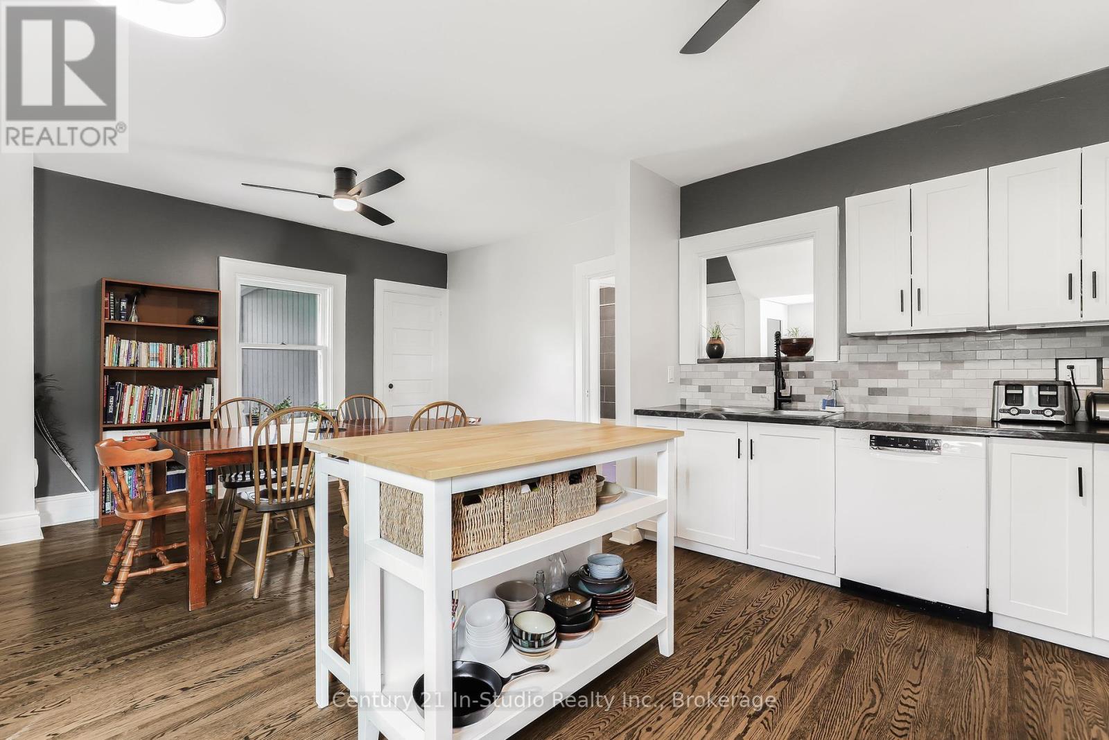 446 9th Street E Property Photo 29