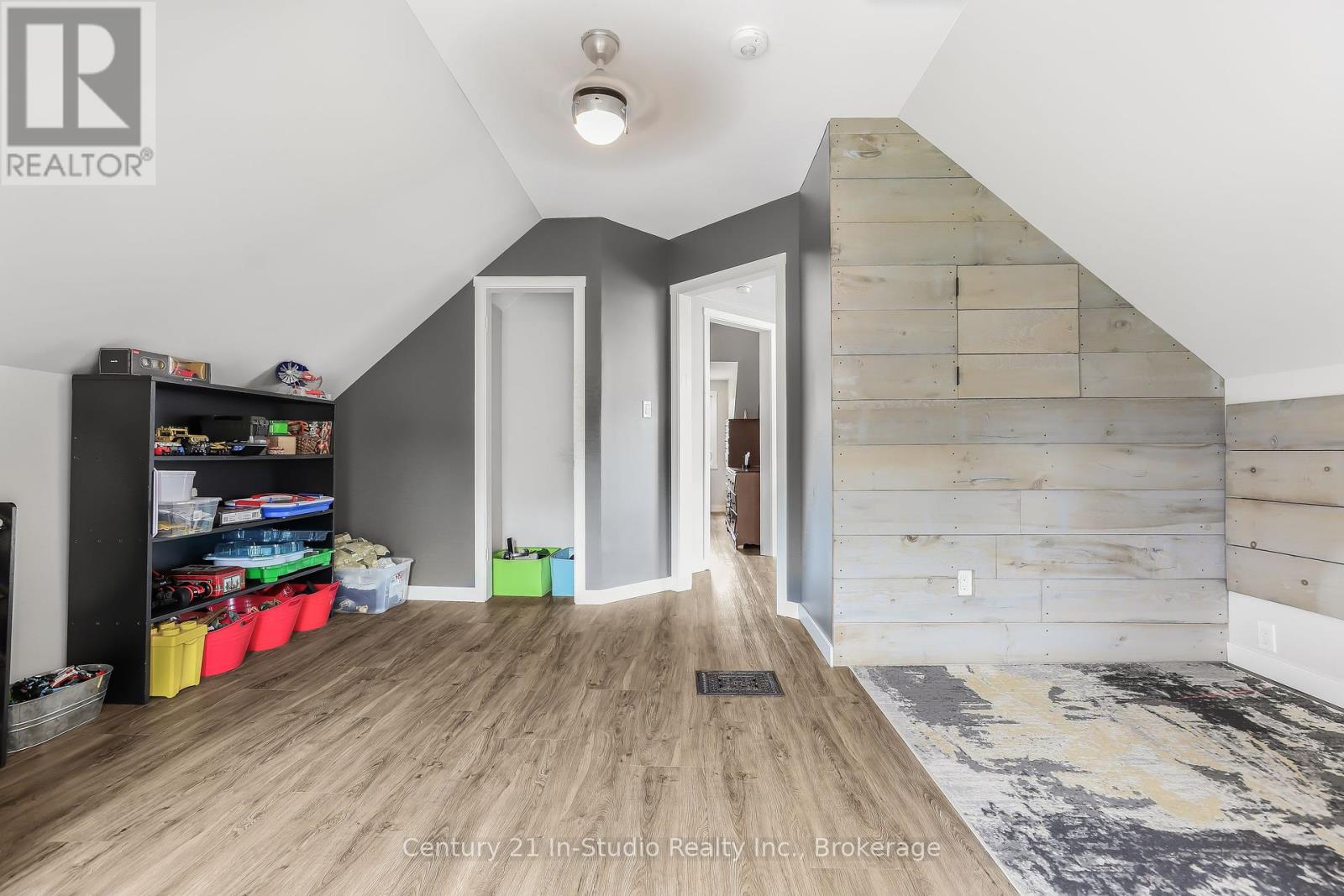 446 9th Street E Property Photo 39