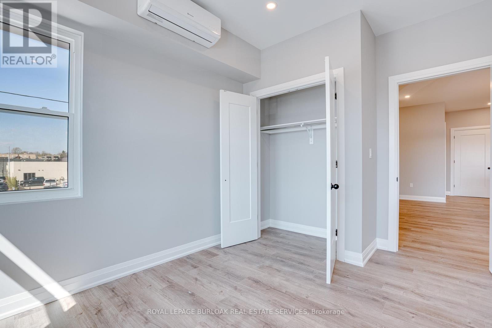 39 Kent Street N Property Photo 3