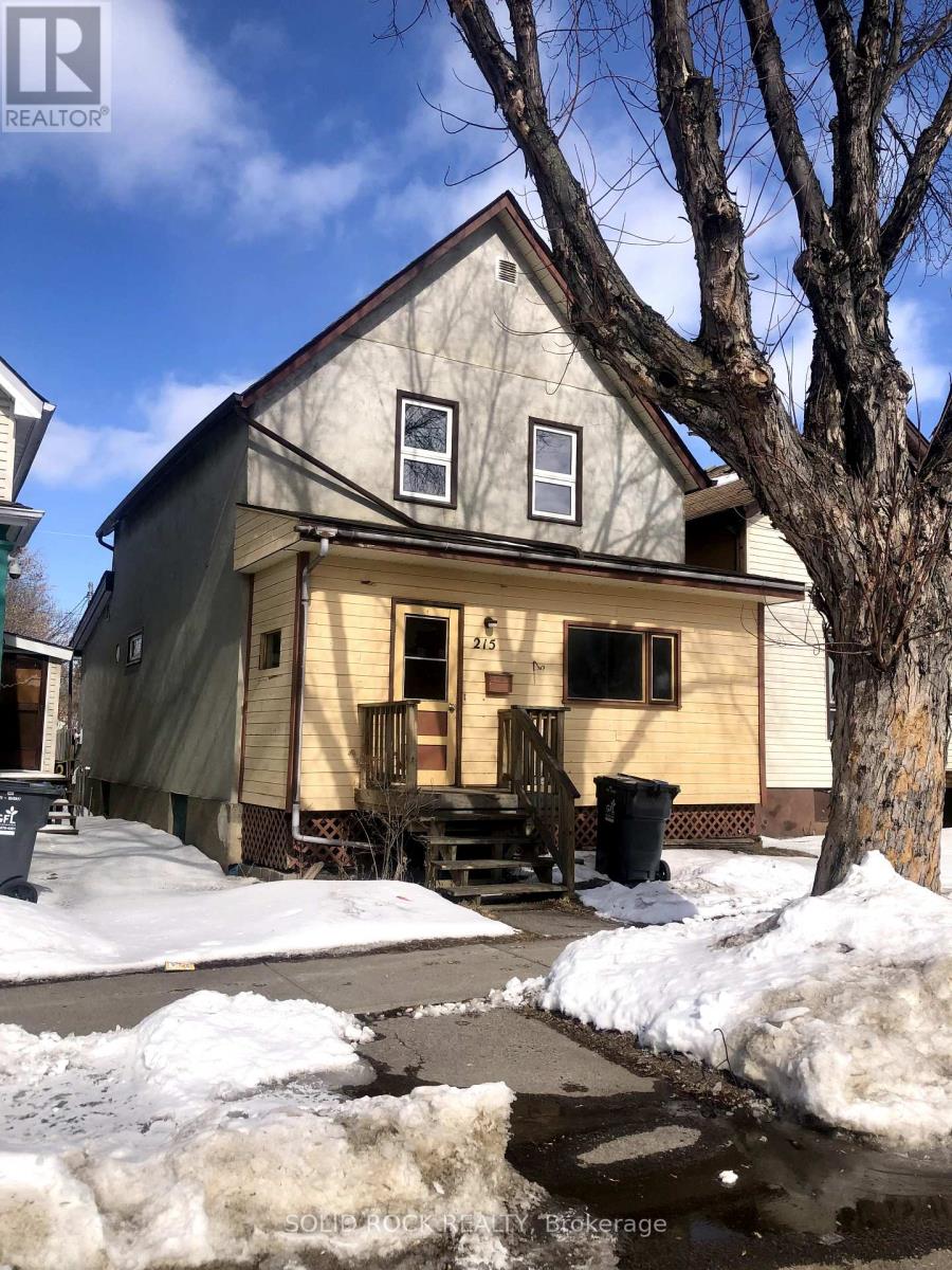 215 Cumming Street Property Photo