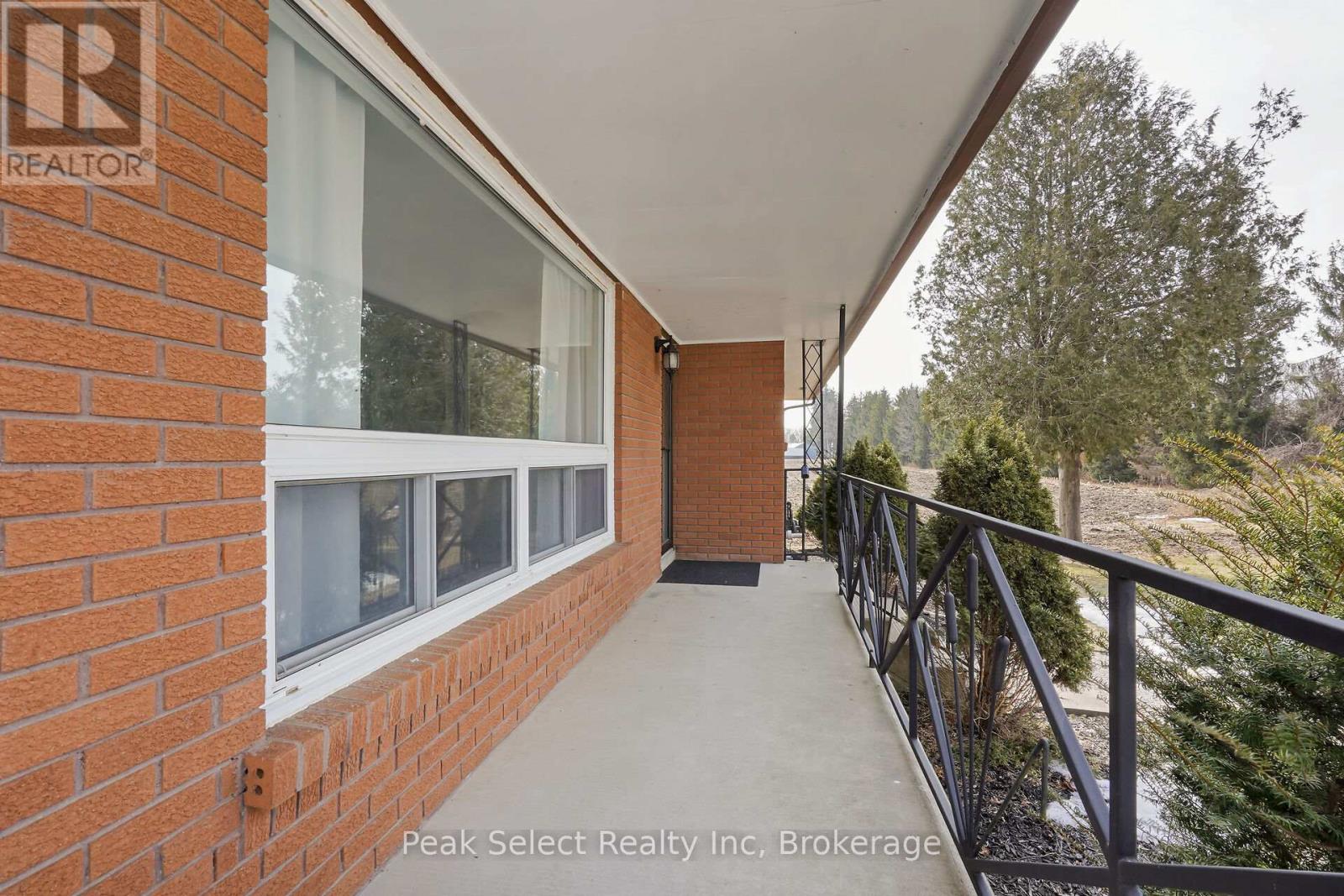 20328 Fairview Road Property Photo 4