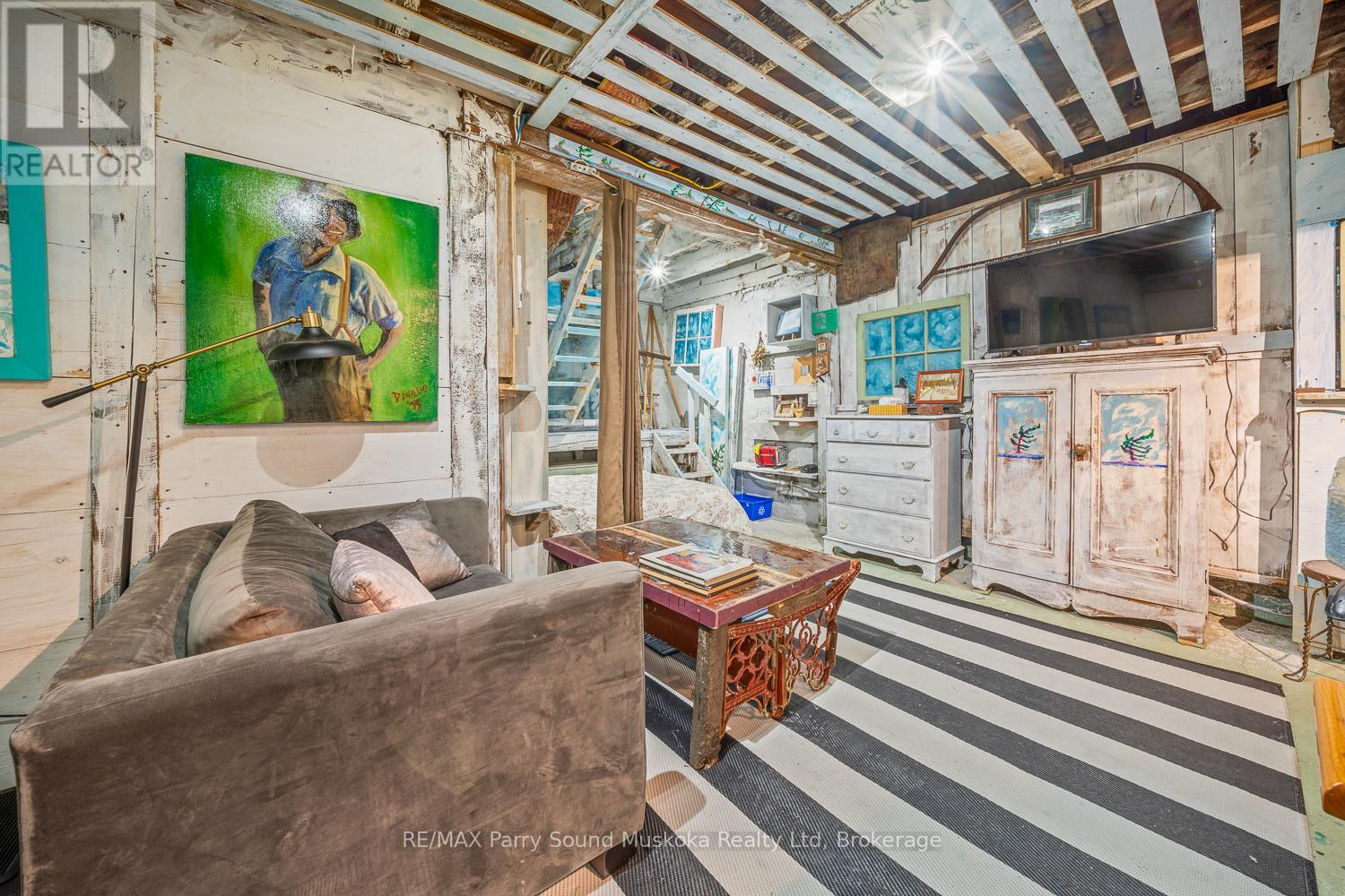 47 Gibson Street Property Photo 44