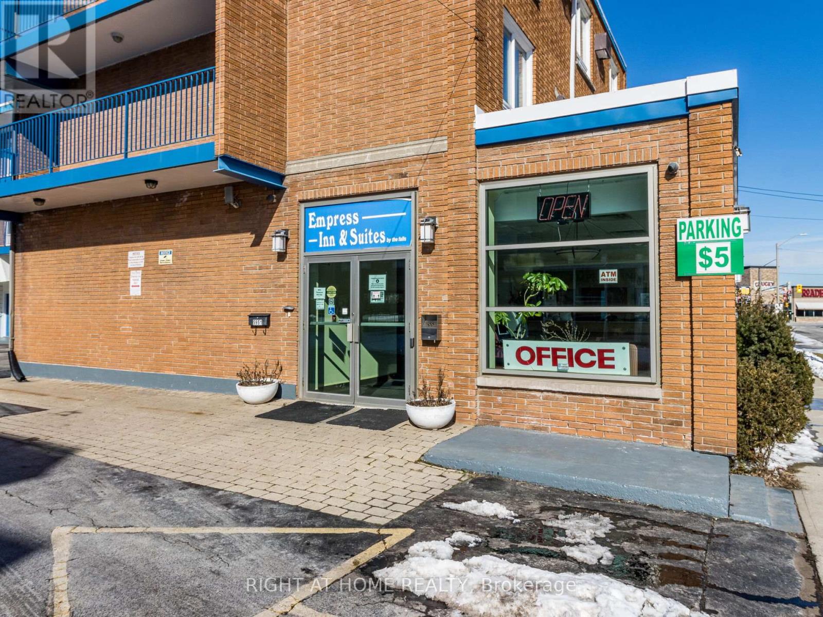 5951 Clark Avenue Property Photo 5