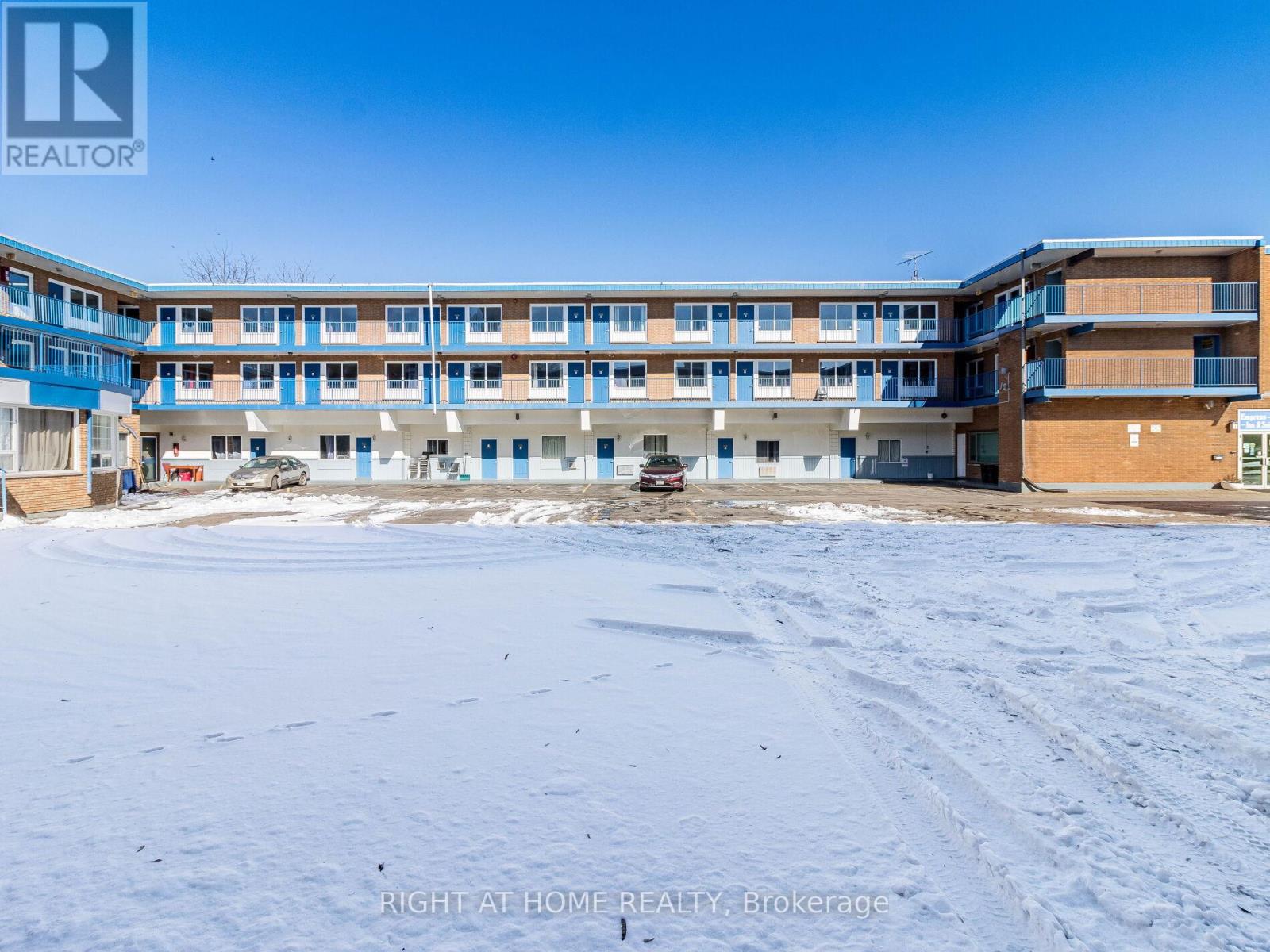 5951 Clark Avenue Property Photo 9