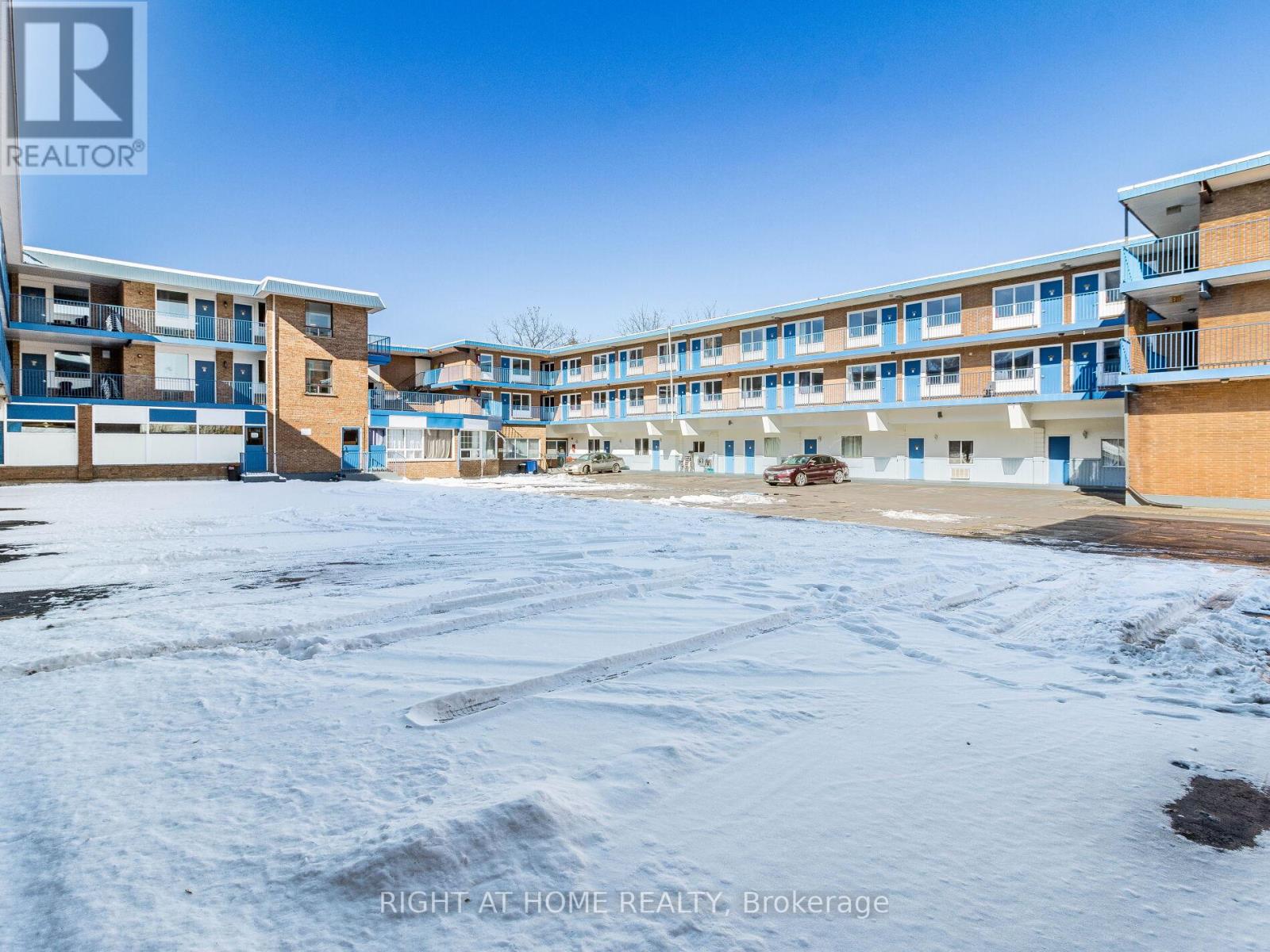 5951 Clark Avenue Property Photo 10