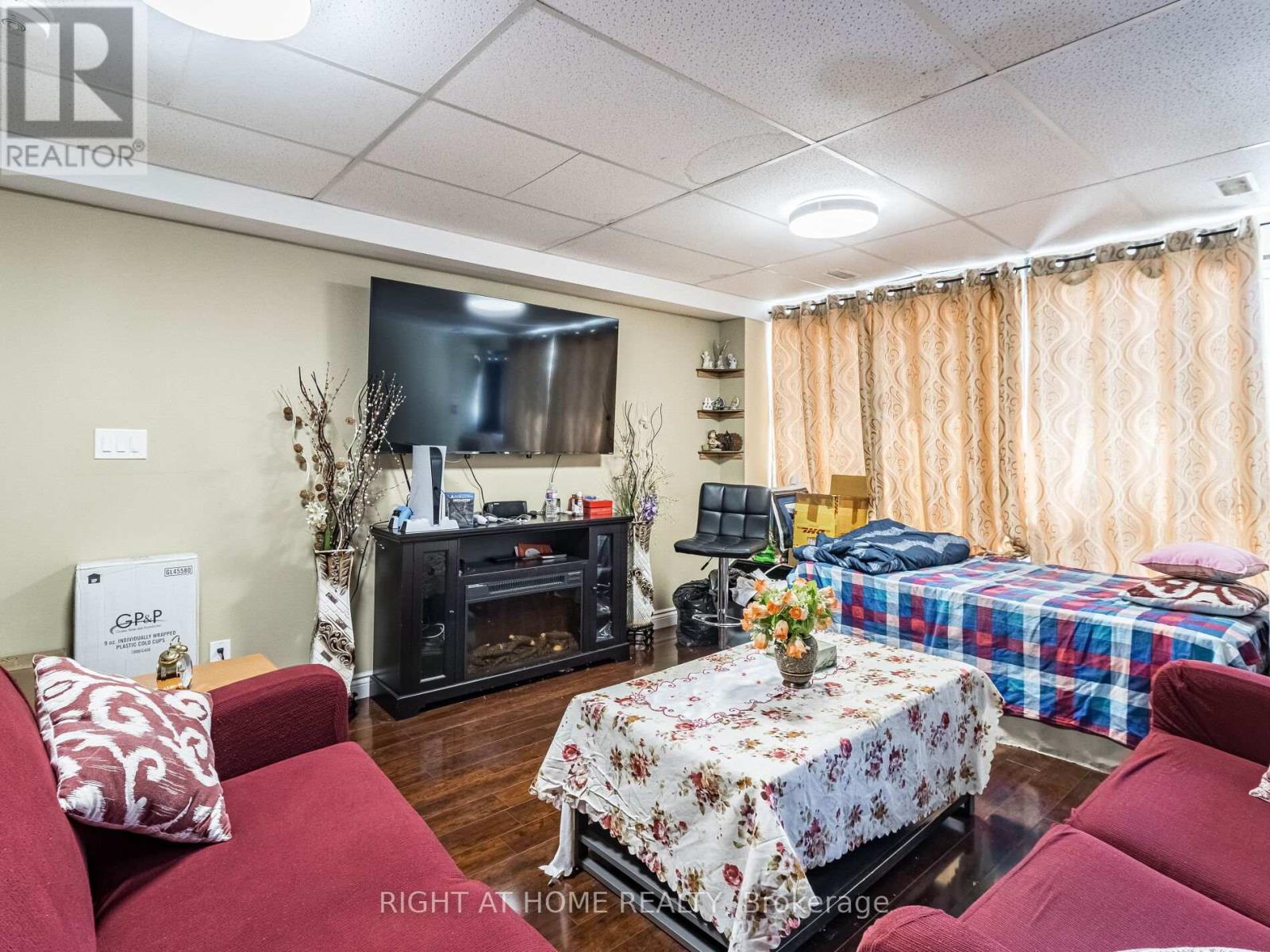 5951 Clark Avenue Property Photo 11